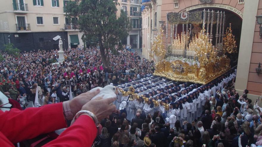 Suspendido el reparto de palomas a devotos el Miércoles Santo