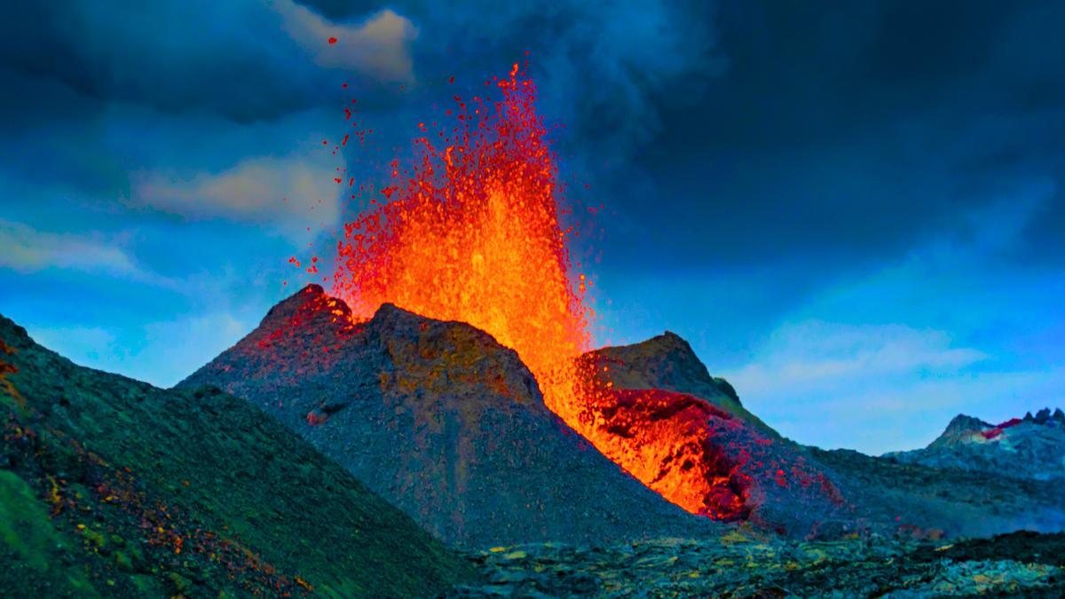 Alerta en Islandia: entra en erupción un volcán muy cerca de la capital