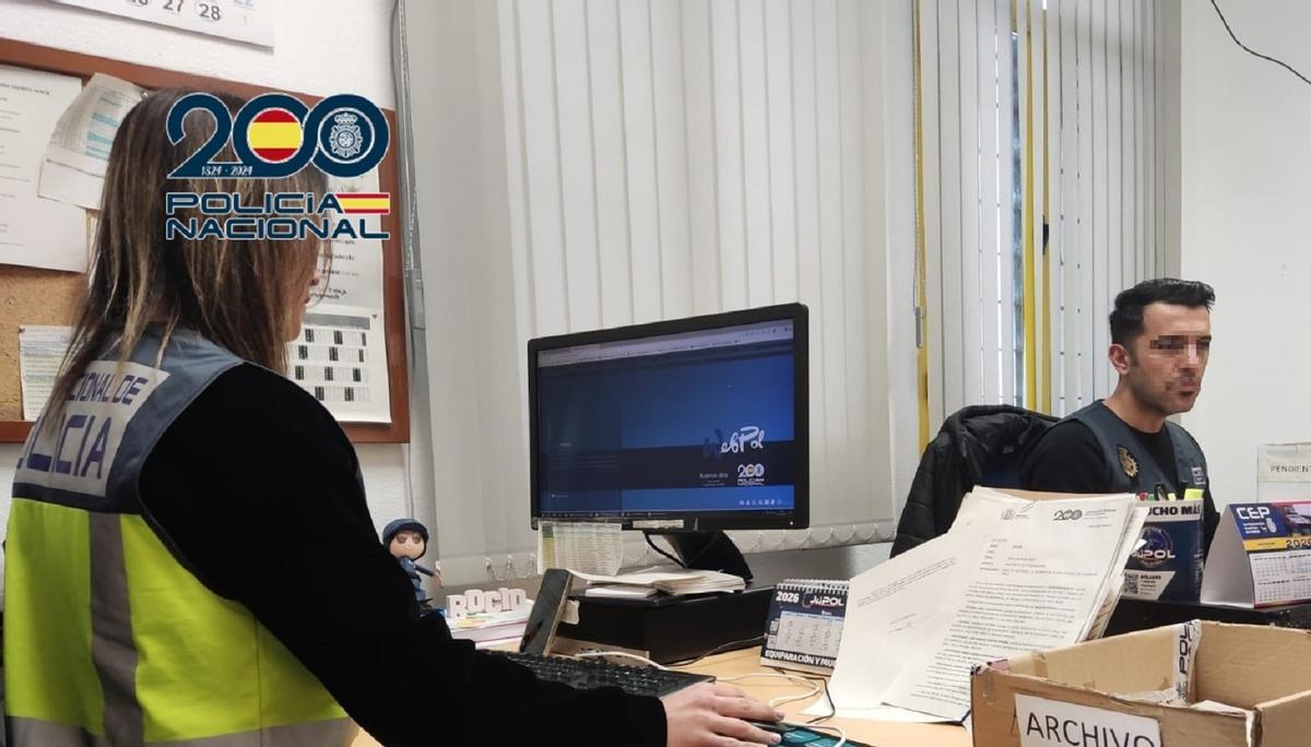 Investigadores de la Policía Nacional.