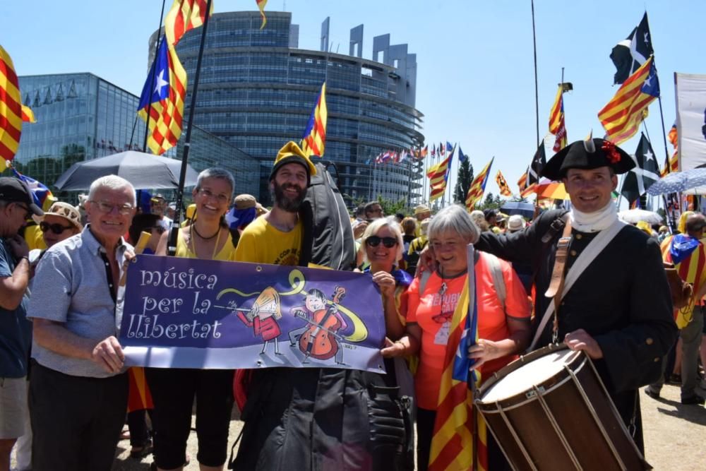 Concentració independentista davant l'Eurocambra