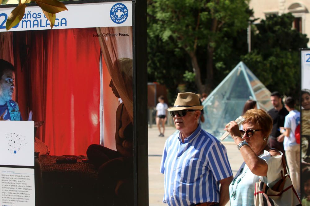 Exposición de Médicos del Mundo en la calle Alcaza