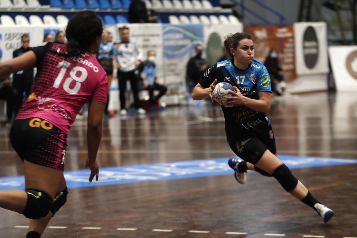 Paulina Pérez Buforn, en un partido en A Sangriña durante se etapa en el Guardés.