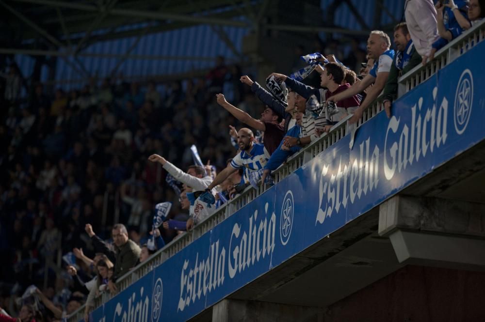 La afición del Dépor llena Riazor ante el Mallorca