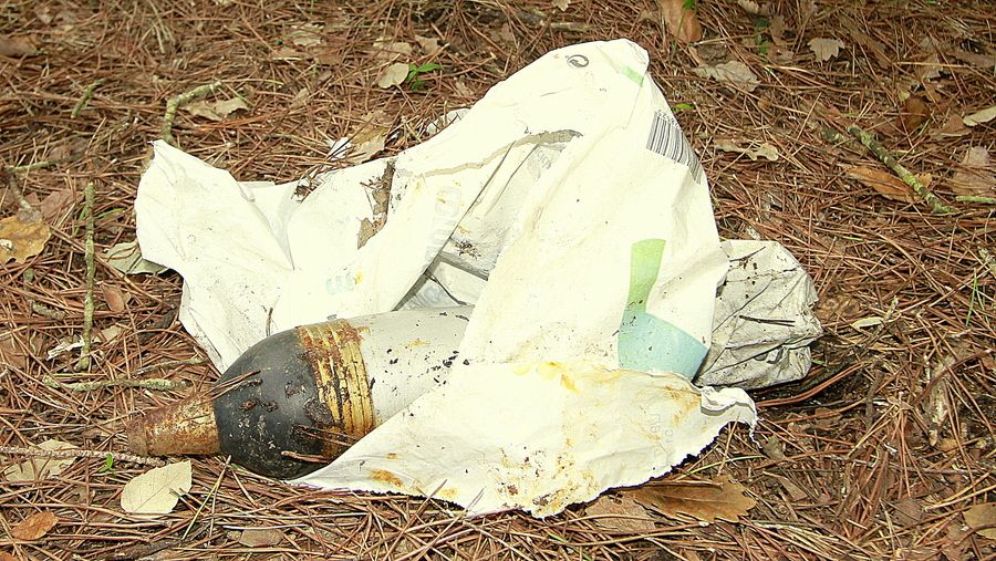 Uns caçadors troben una granada de morter en un bosc de Blanes