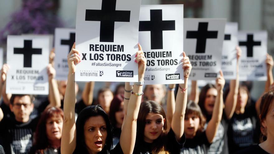 La protesta en la plaza del Ayuntamiento.