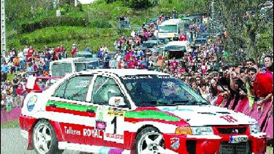 José Ramón (Mitsubishi Evo V), vencedor del pasado año en Tineo -