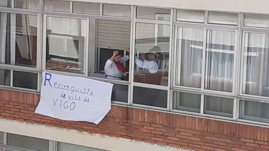 Vigo traslada la Reconquista a los balcones