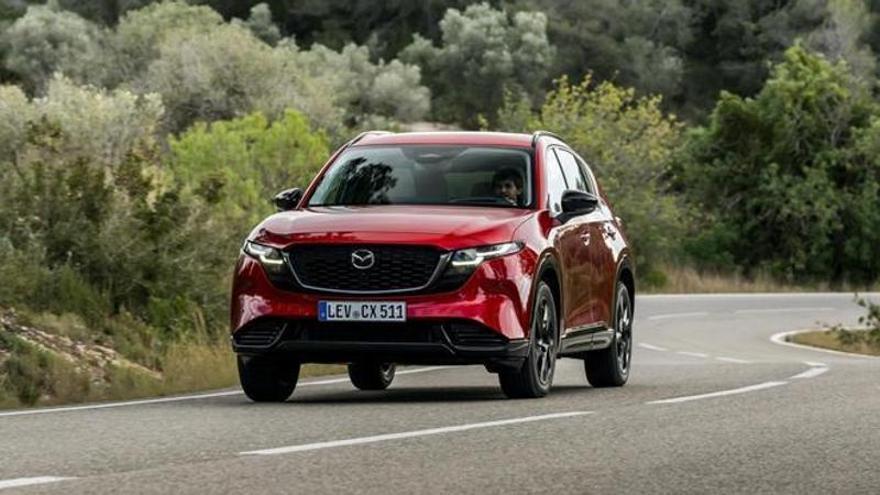 La tercera generación del SUV Mazda CX-5 actualiza su imagen, incrementa su habitabilidad y estrena conectividad con Google