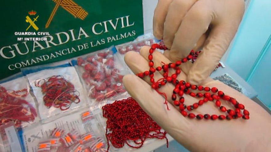 La Guardia Civil se incauta de bisutería con semillas tóxicas en Gran Canaria
