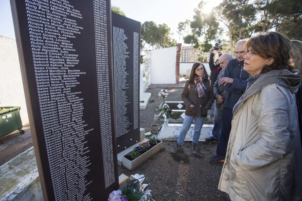 Visita de la ministra de Justicia a las exhumaciones en Castelló