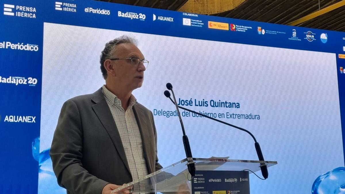 El delegado del Gobierno en Extremadura, José Luis Quintana, clausura las jornadas 'La digitalización del ciclo del agua hecha realidad'.