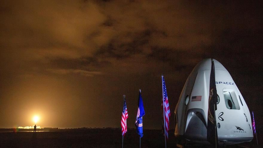 La nave tripulada de SpaceX llega a la Estación Espacial Internacional