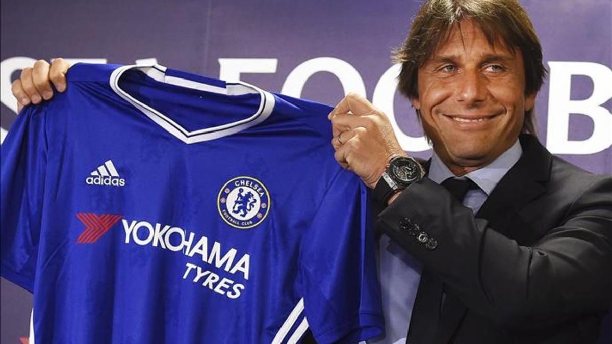 Antonio Conte se presentó como nuevo entrenador del Chelsea