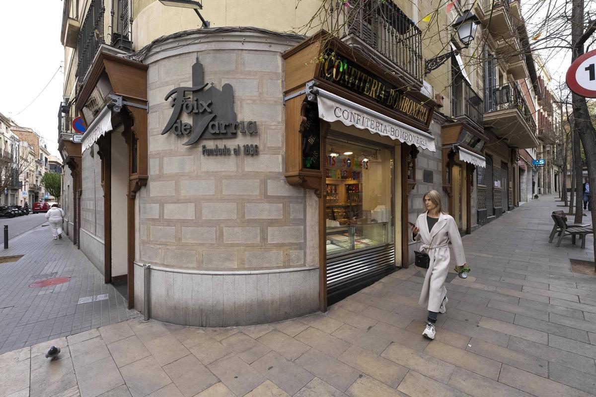 La Foix, un clásico del barrio, pastelería en la que también se puede comprar pan
