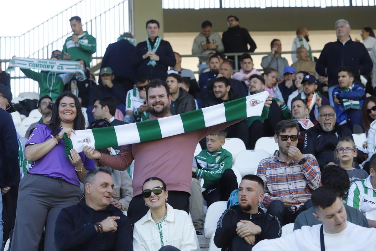 Córdoba CF-Elche, las imágenes de la afición en El Arcángel Córdoba CF-Elche, las imágenes de la afición en El Arcángel