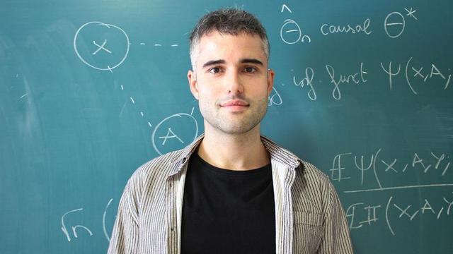 O científico lalinense, Carlos García Meixide, nun retrato recente.