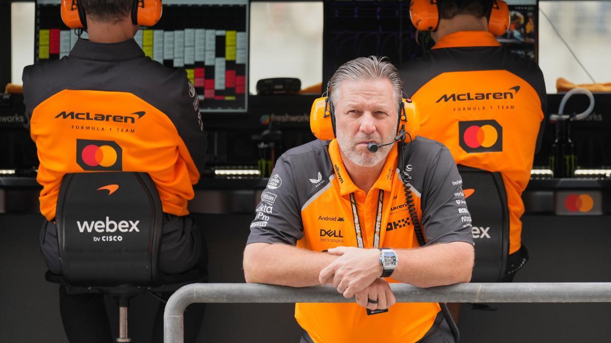 Zak Brown durante el GP de Abu Dhabi de Fórmula 1 de 2025