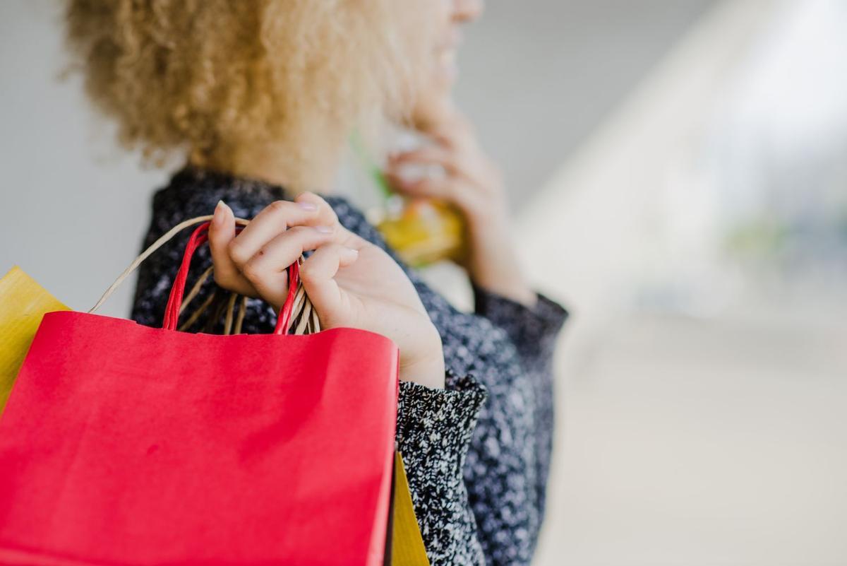 Disfrutar de tus compras mientras se apoya el comercio local de Castelló es posible gracias al marketplace municipal y sus descuentos.