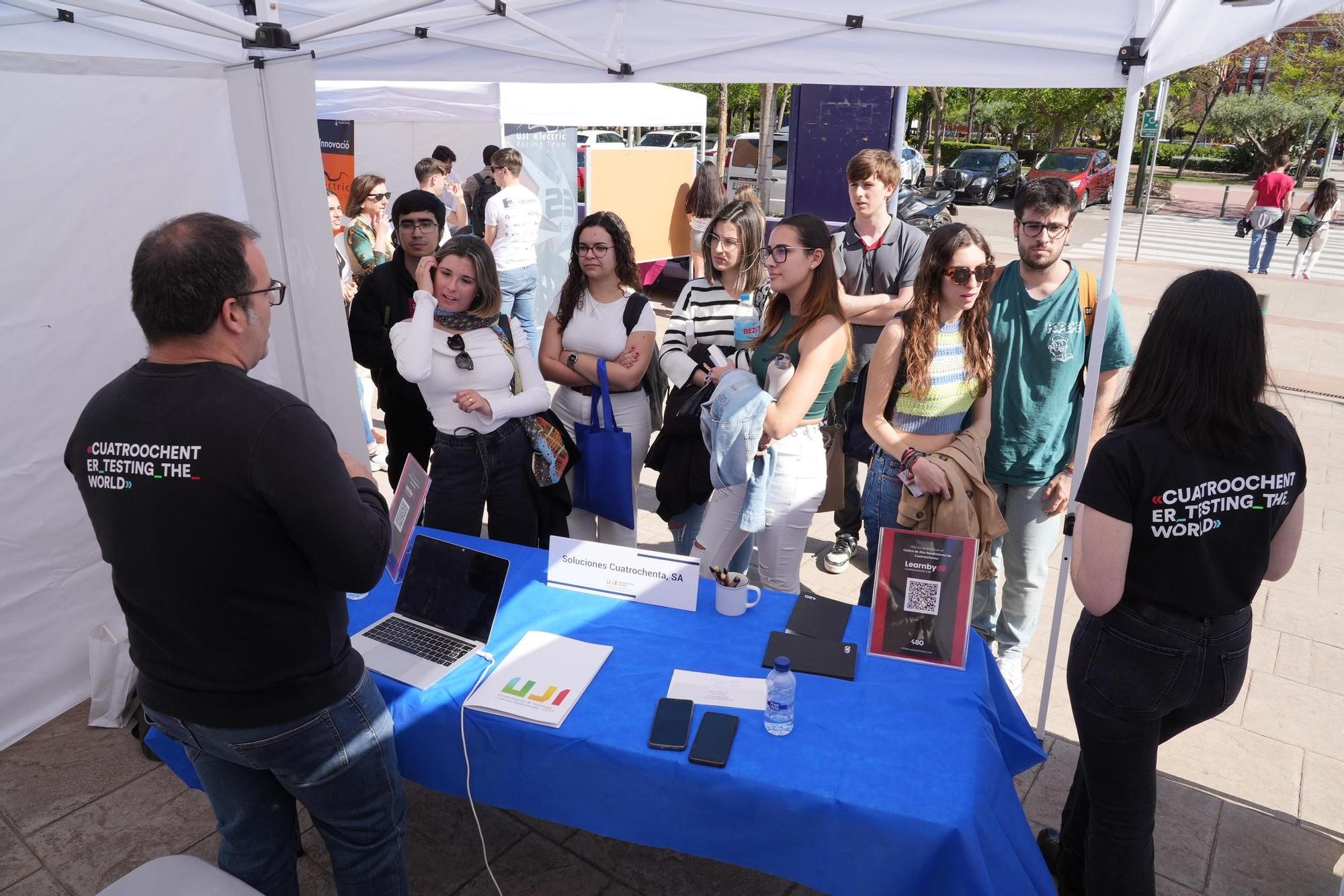 Más de mil universitarios aspiran a un empleo en la industria 5.0 de Castellón. Así ha sido la Feria de Empresas de la UJI.