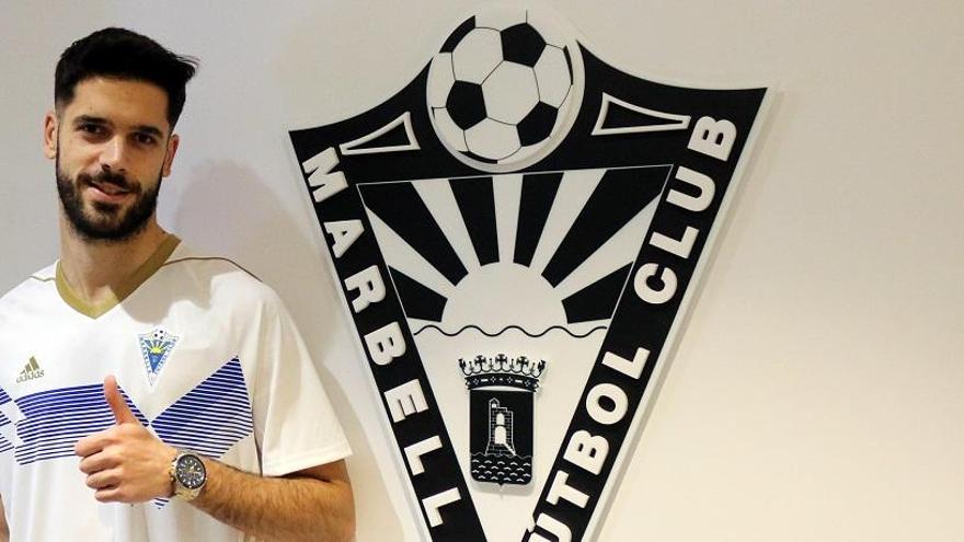 Presentación de Fernando Román como nuevo fichaje del Marbella FC.
