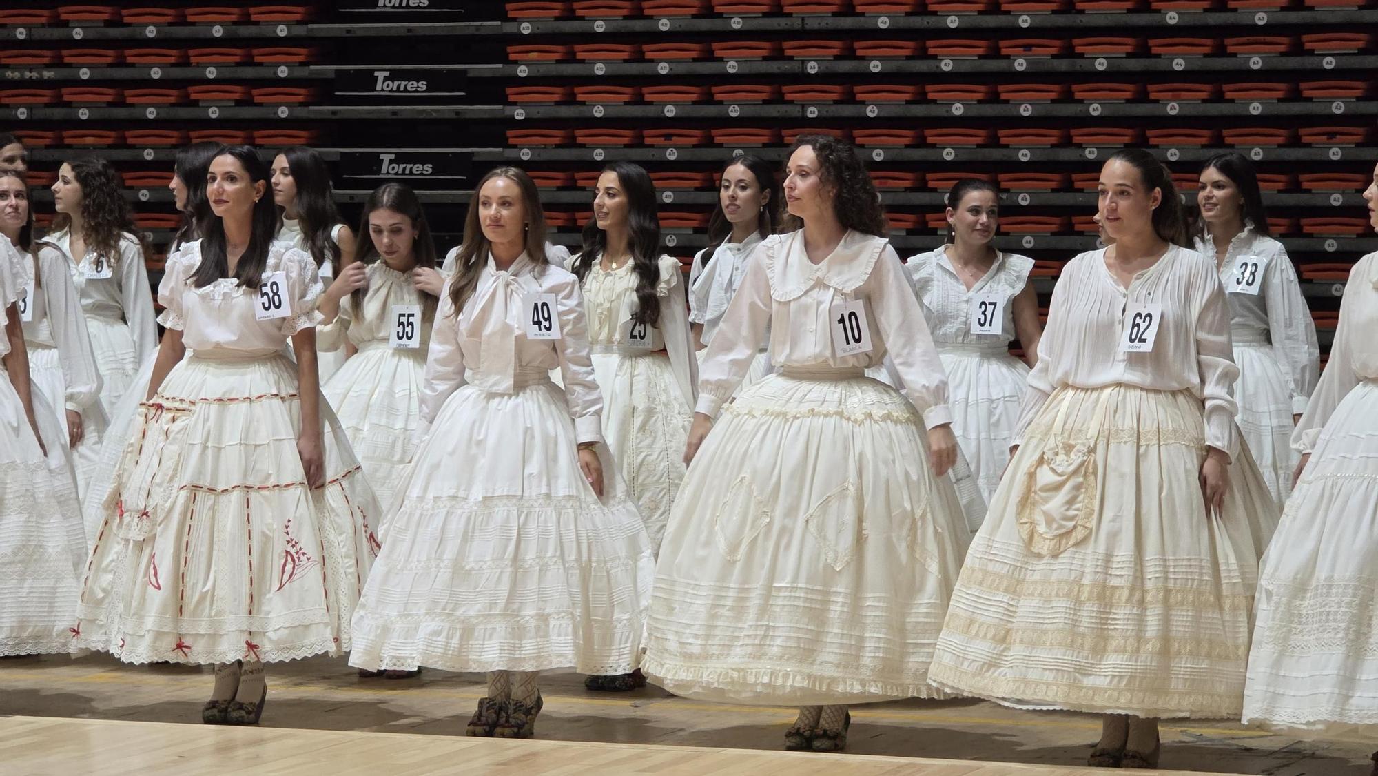 Asi ha sido el ensayo de la elección de candidatas a Falleras Mayores de València 2026