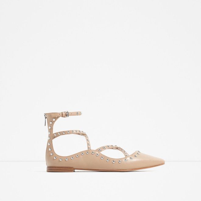 Bailarinas con tachas y tiras, Zara