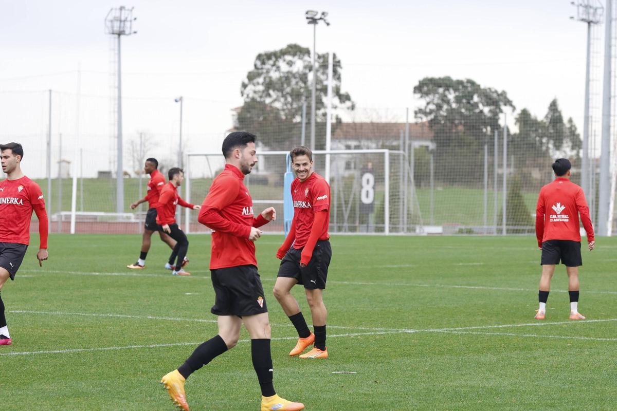 FOTOS: José Riestra ya lidera desde Mareo el proyecto del Sporting FOTOS: José Riestra ya lidera desde Mareo el proyecto del Sporting