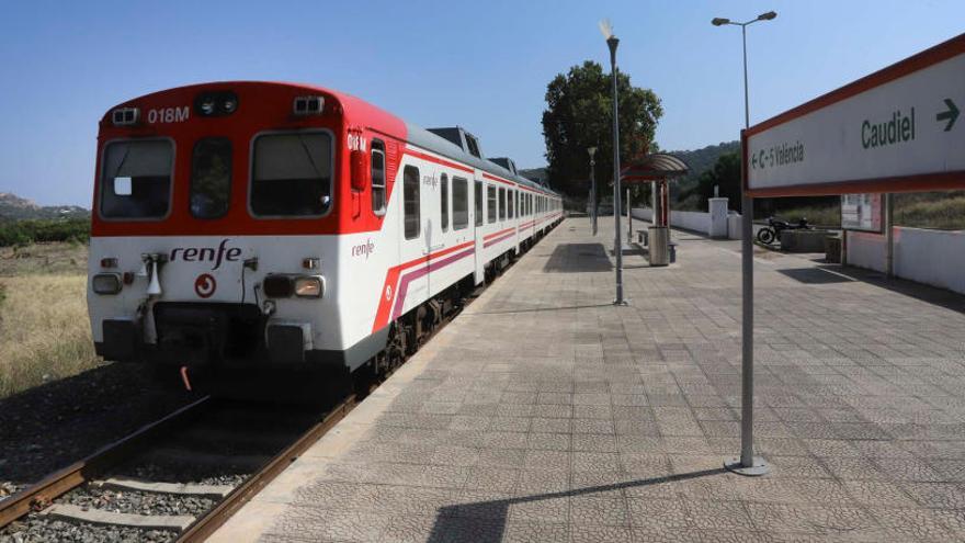 Tren de la línea Sagunt-Teruel.