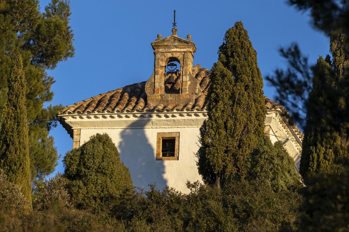 Ermita del Calvario en el municipio de Castillo de Villamalefa.