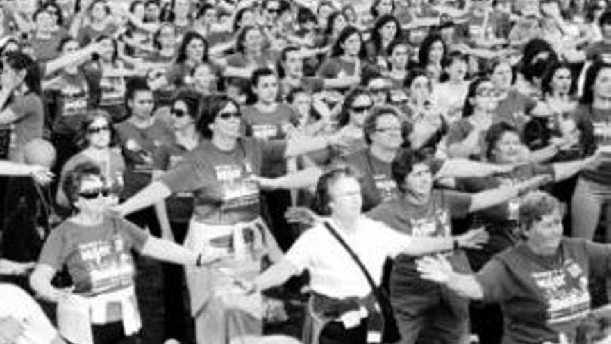 La carrera de la mujer reúne a cerca de 3.000 participantes