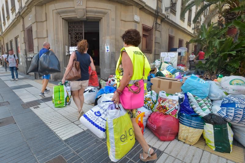 Recogida de ayuda para los damnificado de La Palma en UGT