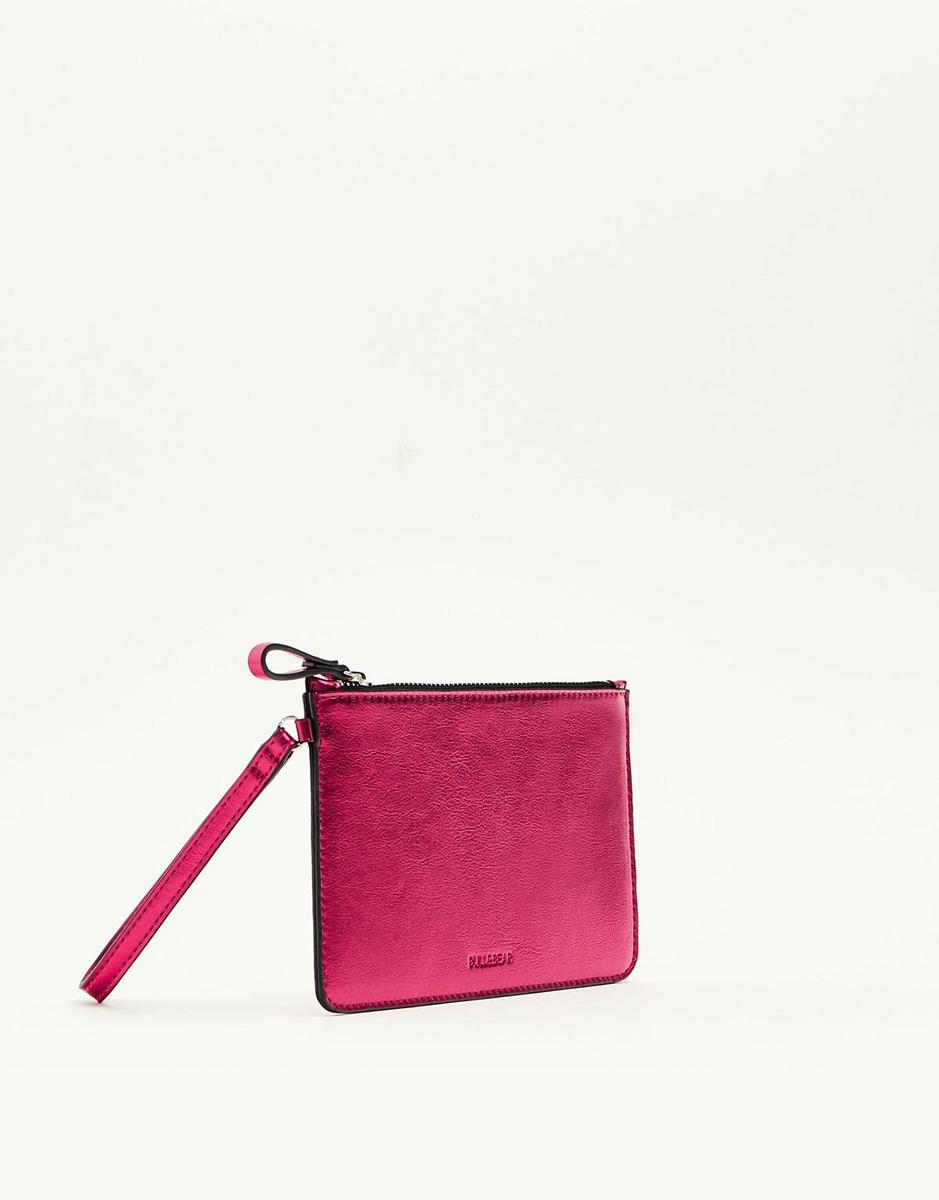 Monedero fucsia de Pull &amp; Bear (Precio: 1,99 euros)