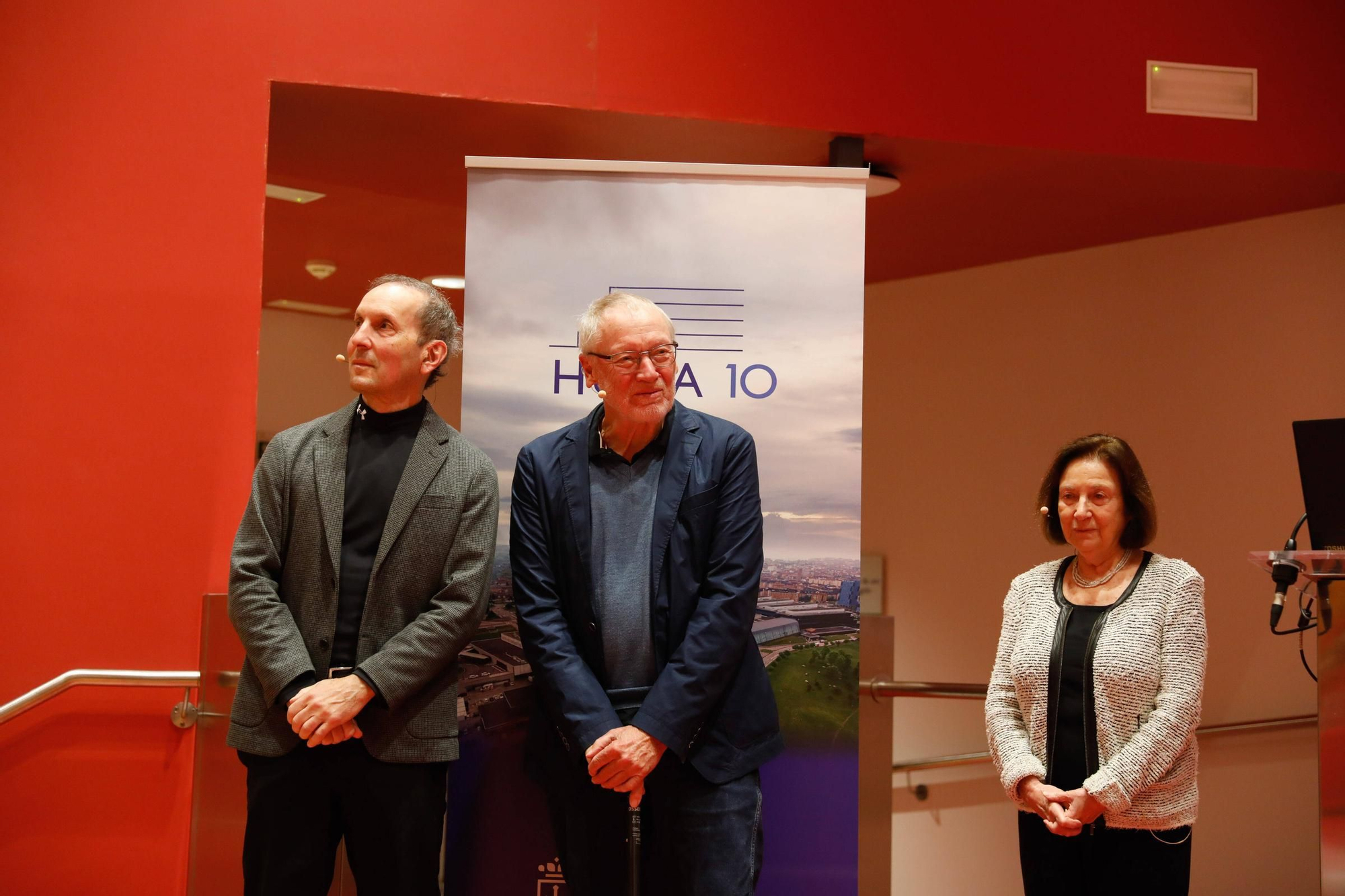 Tres de los galardonados con el premio "Princesa" de Investigación Científica y Técnica dan una charla a escolares asturianos en el HUCA.