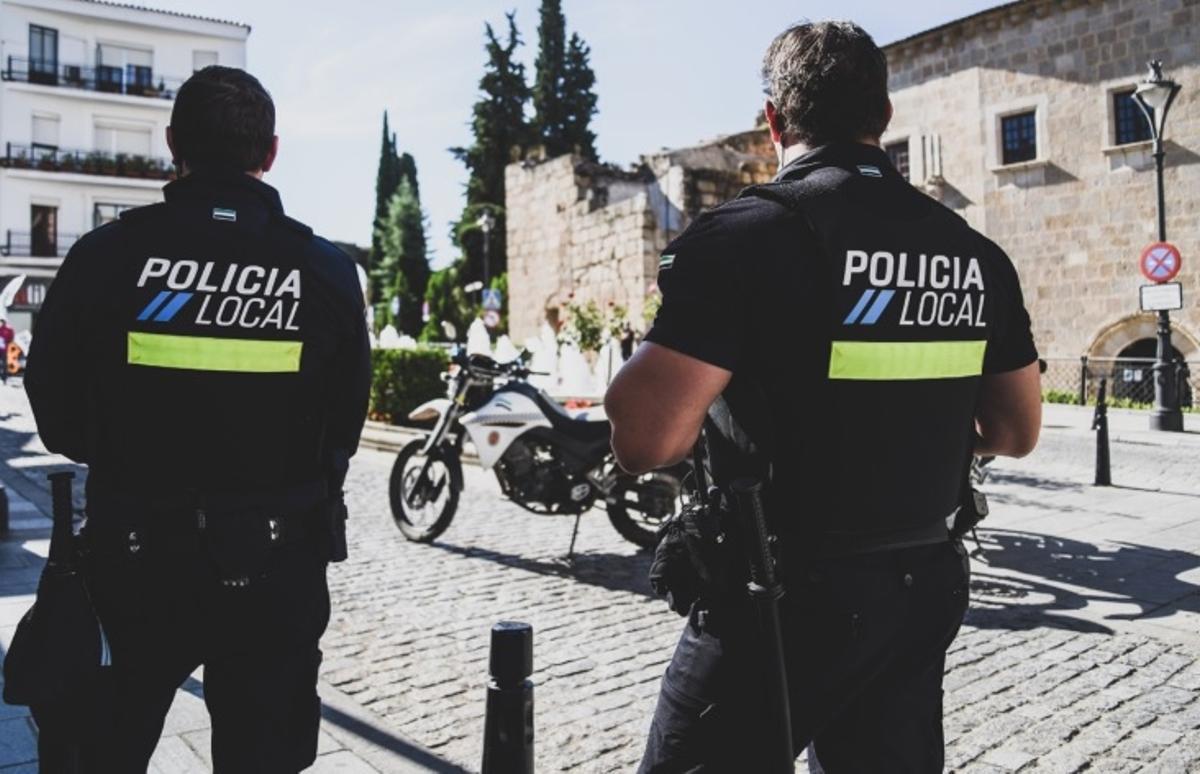 Agentes de la Policía Local de Mérida.