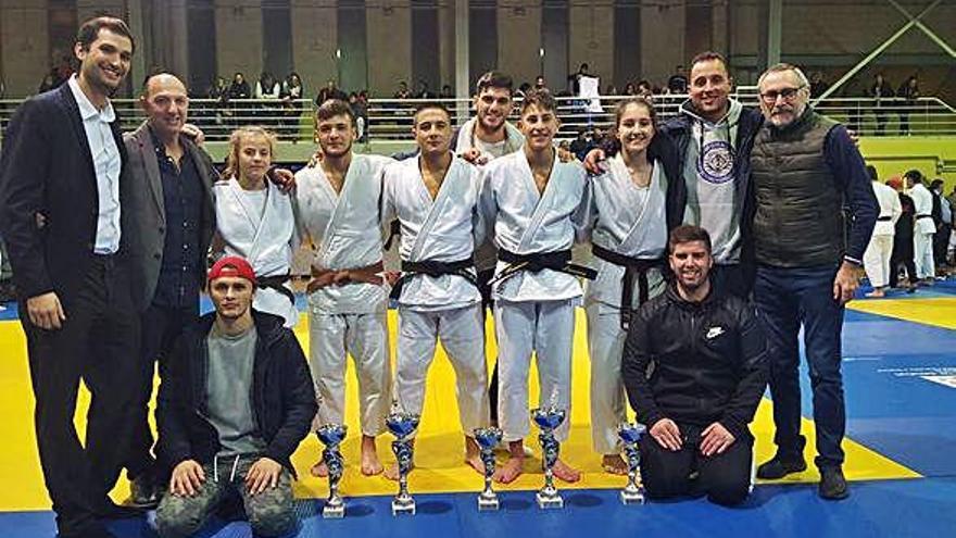 Los representantes del Judo Club Arteixo.