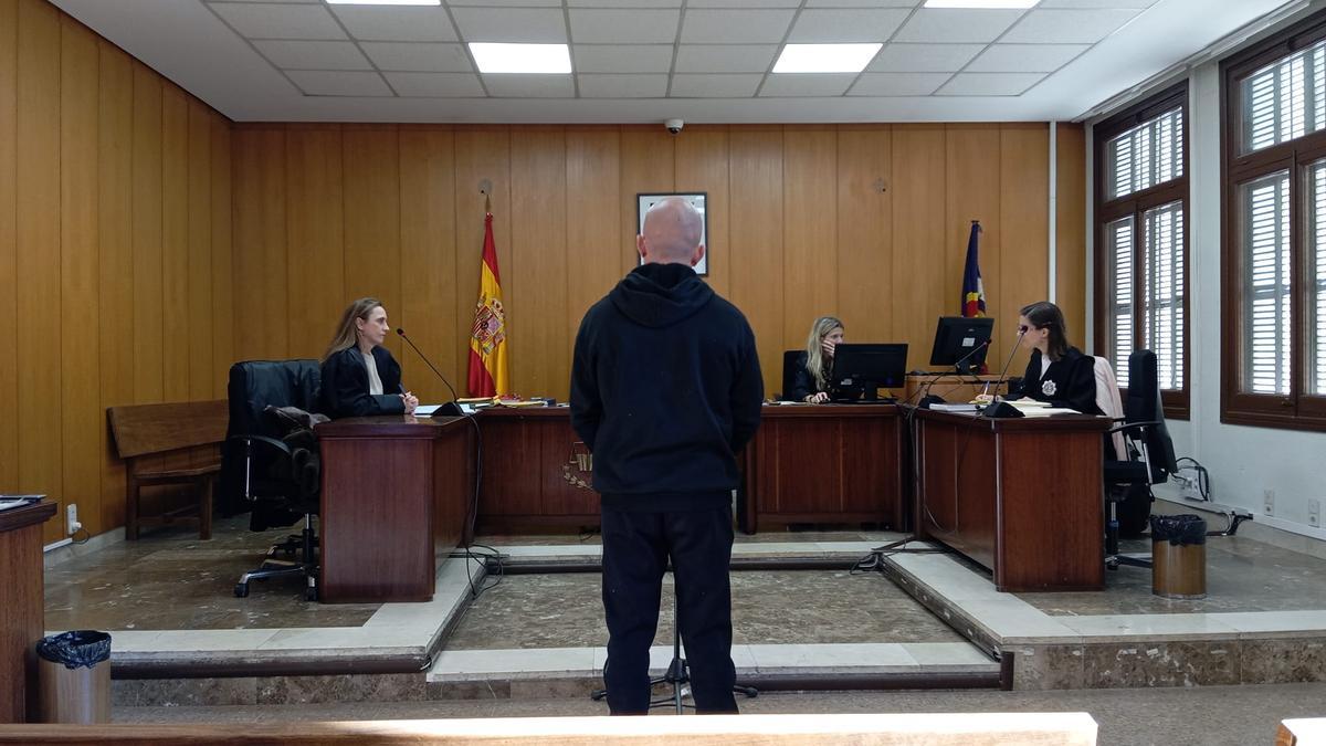 El hombre condenado, ayer en el juicio.