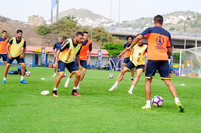 Entrenamienro de la UD Las Palmas previo a la ...