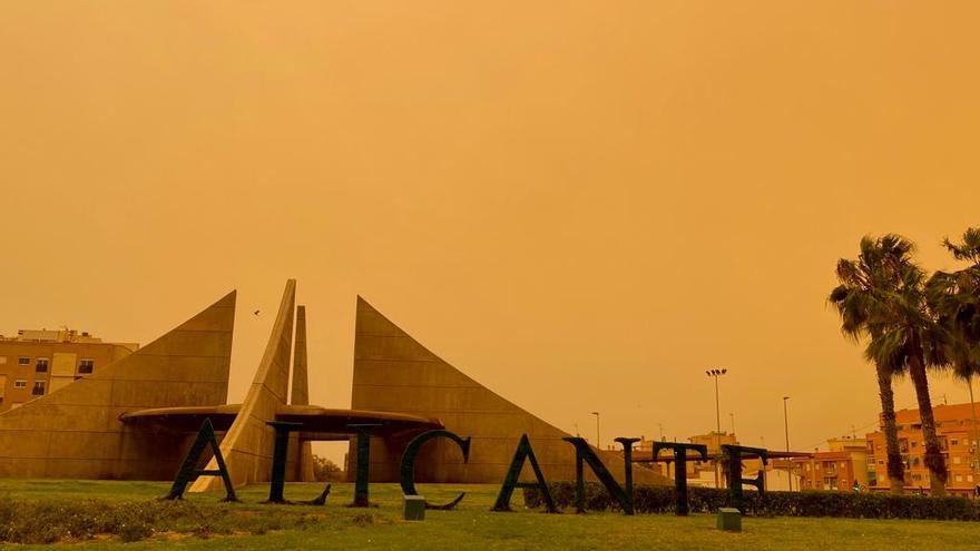 La entrada de Alicante, teñida de naranja