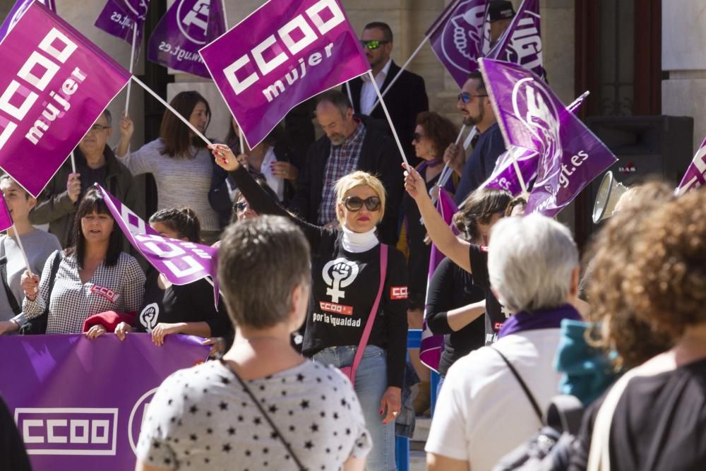 Concentración y lectura de manifiesto por el Día de la Mujer en Cartagena