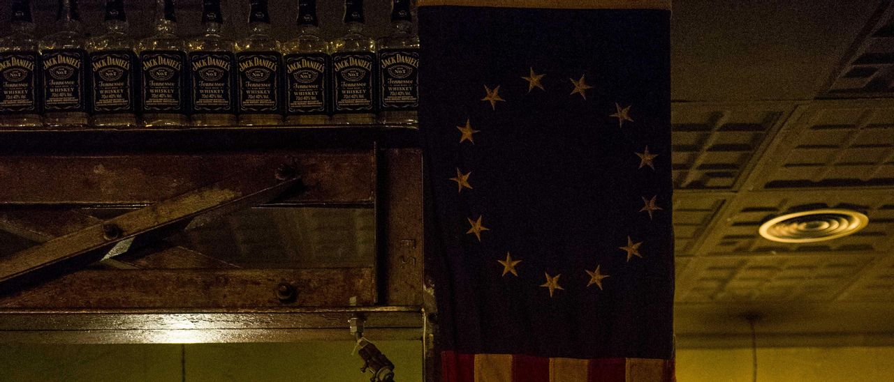 Un bar de València ante las elecciones de Estados Unidos Un bar de València ante las elecciones de Estados Unidos
