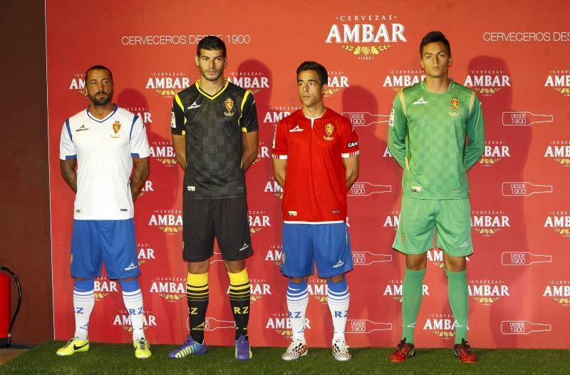 Fotogalería: presentación de las equipaciones del Real Zaragoza para esta temporada