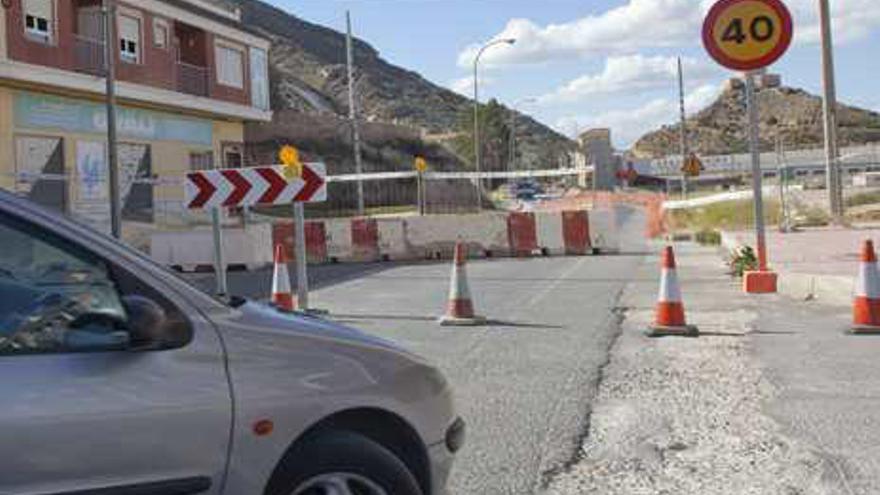 La obras del AVE cortarán cuatro meses la vía entre Callosa y Cox