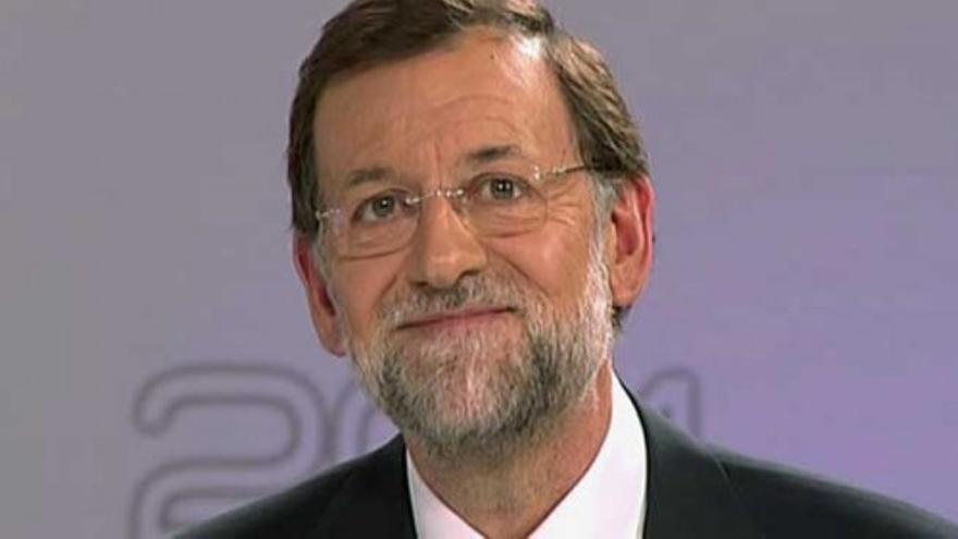 Rajoy niega que vaya a reducir las prestaciones por desempleo