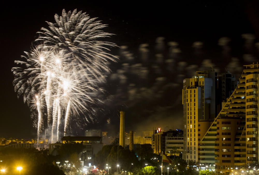 Primer castillo de fuegos de las Fallas