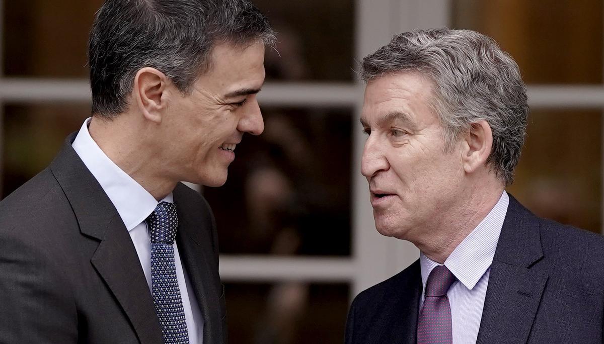 Pedro Sánchez y Alberto Núñez Feijóo, en marzo de 2025 en La Moncloa