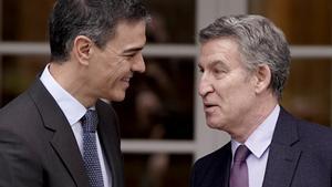 Pedro Sánchez y Alberto Núñez Feijóo, en marzo de 2025 en La Moncloa