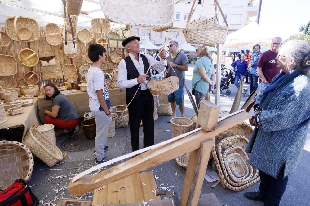 La Fira del Cistell omple el Barri Vell de Salt