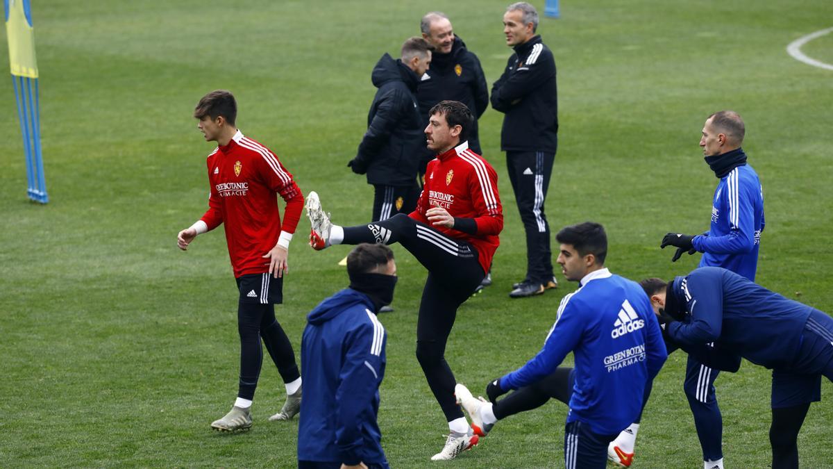 Cristian Álvarez, junto a Petrovic, Clemente y Álvaro Giménez en el entrenamiento de este sábado.