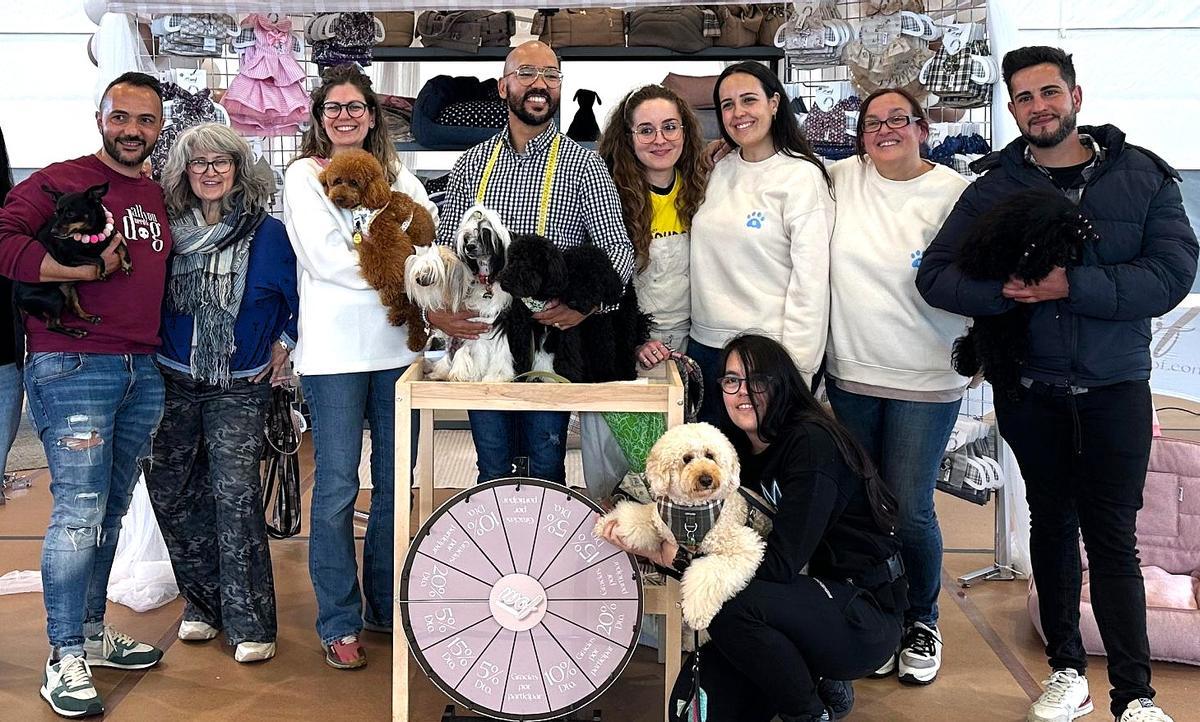 Algunos de los participantes en la 'Canichada de Galicia' celebrada en Fene, el año pasado.