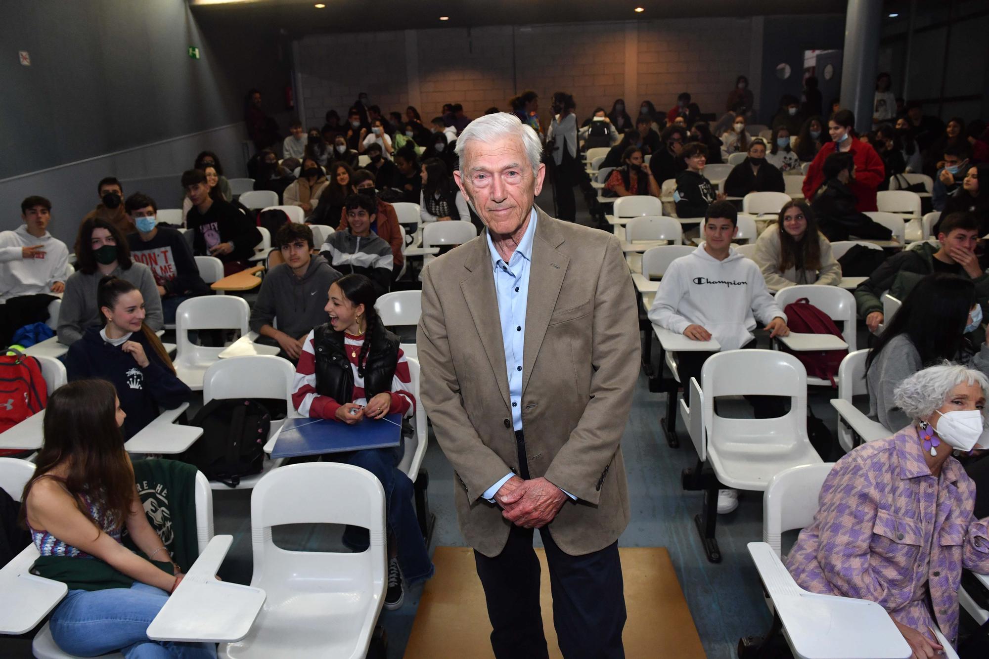 Theodor Kallifatides en A Coruña: Clase magistral con el eterno aspirante al Nobel